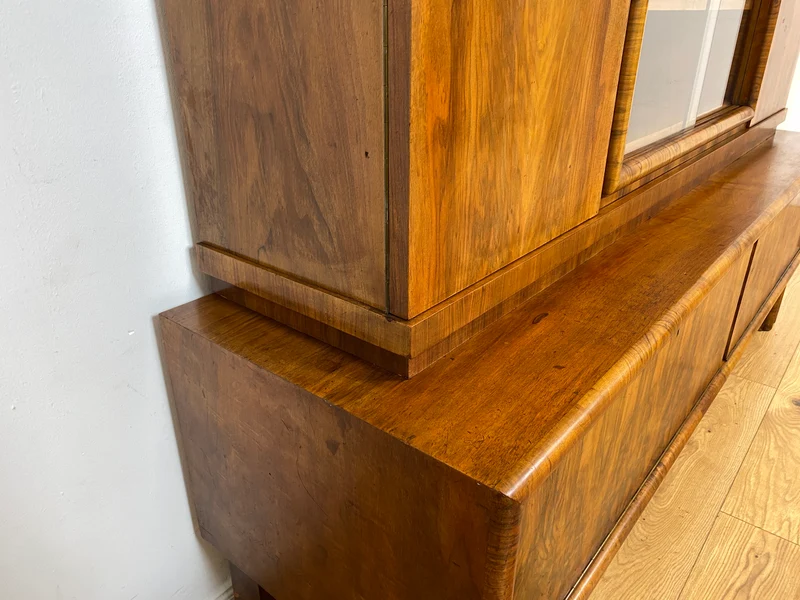 WMK I Wunderschöner 30er Jahre Art Deco Wohnzimmerschrank I Vollholz in edlem Walnuss