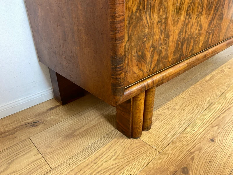 WMK I Wunderschöner 30er Jahre Art Deco Wohnzimmerschrank I Vollholz in edlem Walnuss
