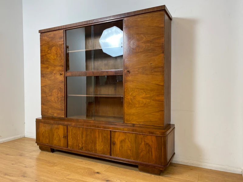 WMK I Imposanter 30er Jahre Art Deco Wohnzimmerschrank I Vollholz in edlem Walnuss