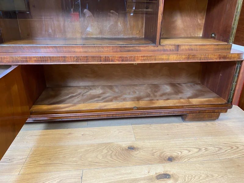 WMK I Imposanter 30er Jahre Art Deco Wohnzimmerschrank I Vollholz in edlem Walnuss