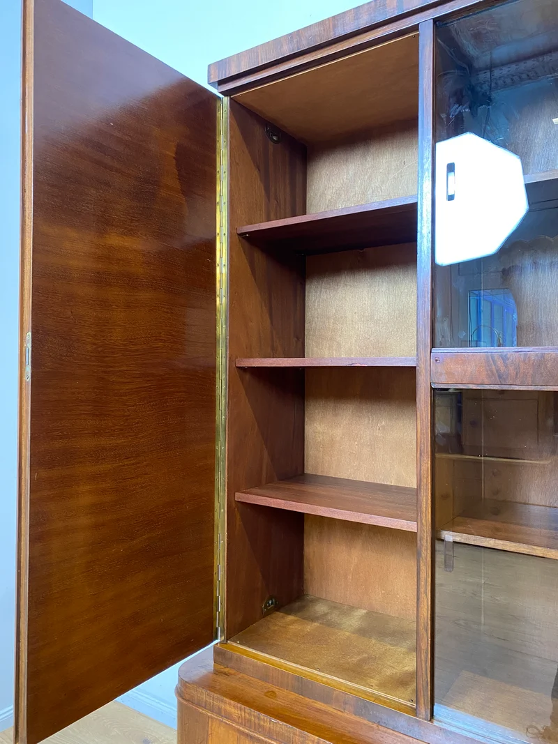 WMK I Imposanter 30er Jahre Art Deco Wohnzimmerschrank I Vollholz in edlem Walnuss