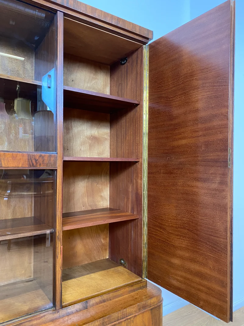 WMK I Imposanter 30er Jahre Art Deco Wohnzimmerschrank I Vollholz in edlem Walnuss