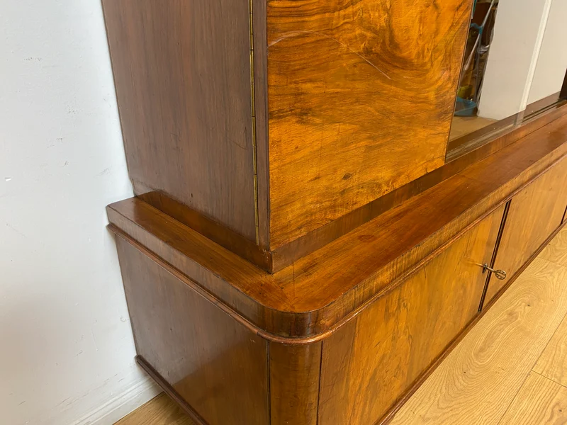 WMK I Imposanter 30er Jahre Art Deco Wohnzimmerschrank I Vollholz in edlem Walnuss