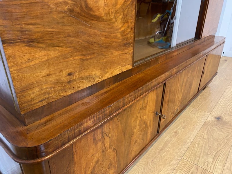 WMK I Imposanter 30er Jahre Art Deco Wohnzimmerschrank I Vollholz in edlem Walnuss