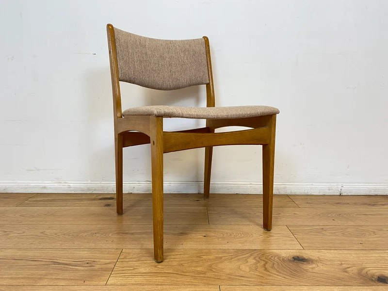 WMK I 6er Set skandinavischer Designerstühle von Johannes Andersen aus Eiche mit beigem Originalbezug