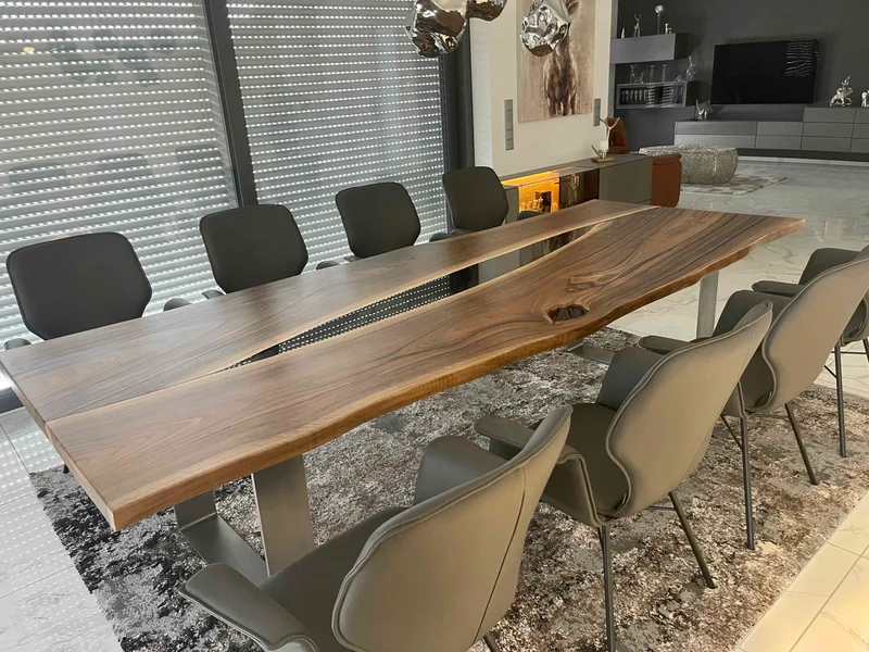 Design Esstisch Nussbaum DUO - mit Epoxidharz Picassi Spyder Untergestell