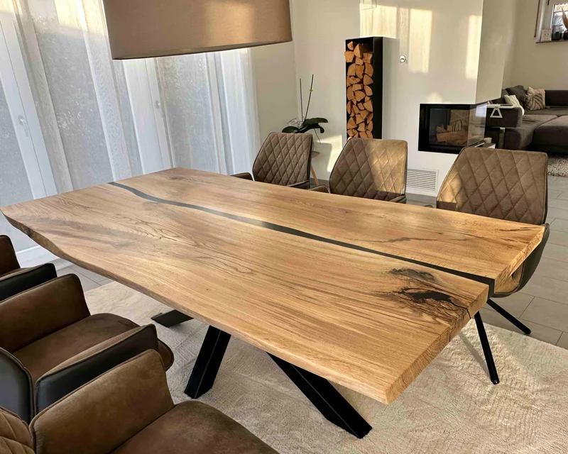 Esstich Unikat Eiche DUO - Epoxy mit Baumkante und Nature White Finish mit Spyder Gestell