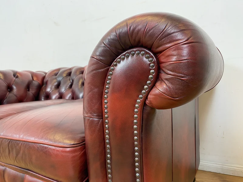 WMK I Der Klassiker I Hochwertiges Chesterfield Sofa mit gestepptem Echtleder Bezug & Alterspatina