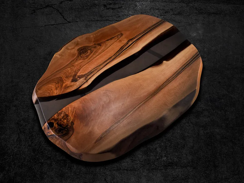 Couchtisch Beistelltisch CLOUD aus Nussbaum Holz mit Epoxidharz und Handmade Baumkante