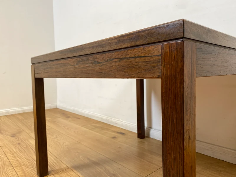 WMK I Schöner skandinavischer Mid-Century Couchtisch I Teakholz mit kunstvollen Fliesen