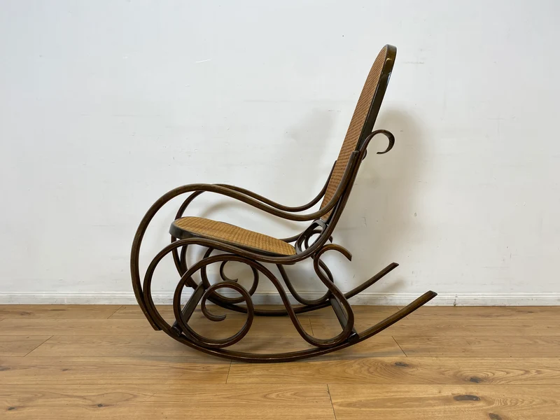 WMK I Eleganter italienischer Bugholz Schaukel Stuhl mit Wiener Geflecht von Sautto & Liberale im Thonet Stil, 1930-1960