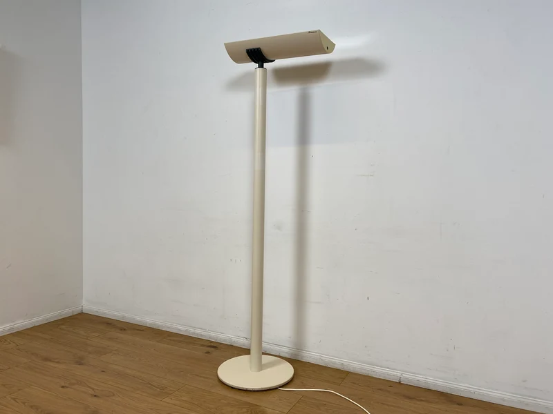 WMK I Design Award Gewinner aus 1988 I Hochwertige weiße Vintage Designer Standleuchte IBS 236 von Waldmann aus Metall