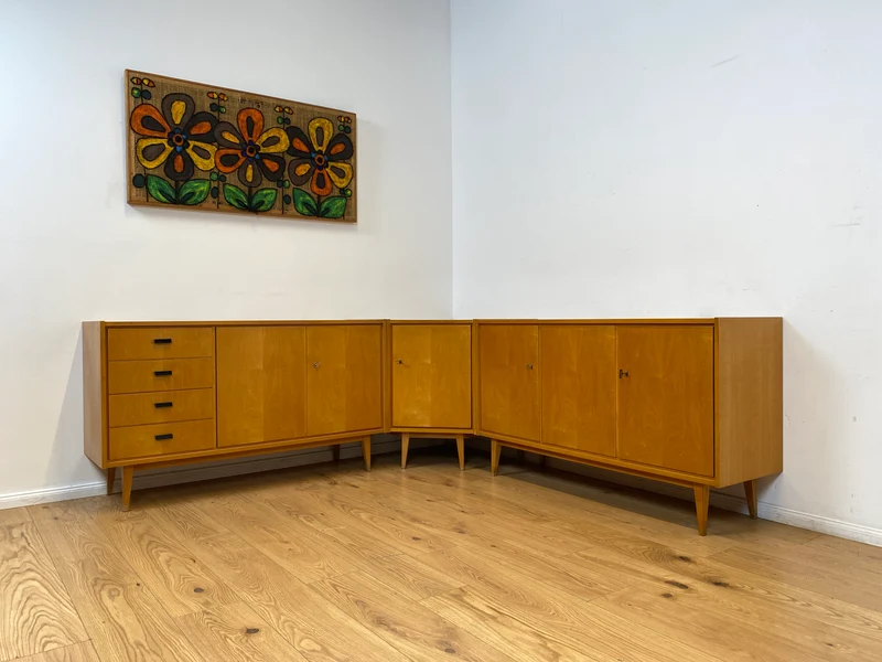 WMK I Versand 85€ I Stilvolle helle Mid-Century Eck Kommode aus 1965 von VEB Südthüringer Möbelwerken