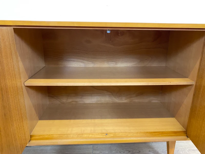 WMK I Versand 85€ I Stilvolles helles Mid-Century Sideboard aus 1965 von VEB Südthüringer Möbelwerken Themar