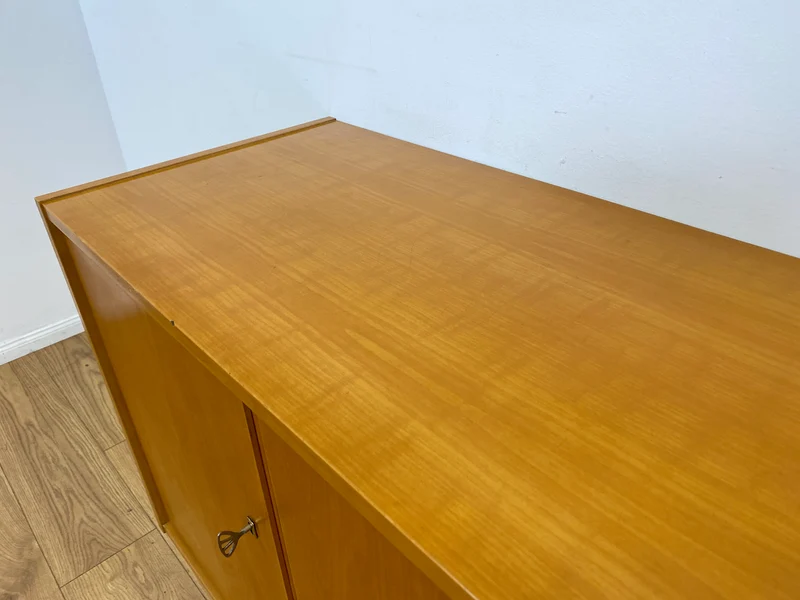 WMK I Versand 85€ I Stilvolles helles Mid-Century Sideboard aus 1965 von VEB Südthüringer Möbelwerken Themar