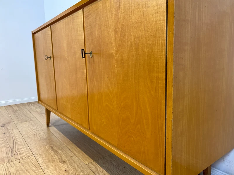 WMK I Versand 85€ I Stilvolles helles Mid-Century Sideboard aus 1965 von VEB Südthüringer Möbelwerken Themar