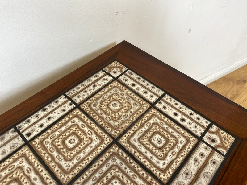 WMK Hochwertiger skandinavischer Mid-Century 3-in-1 Satztisch aus Palisander mit kunstvollen Fliesen