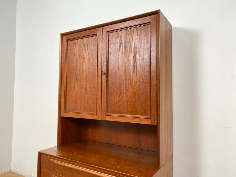 WMK I Stilvolles skandinavisches Highboard in Teakholz mit Schubladen & formschönen Holzgriffen