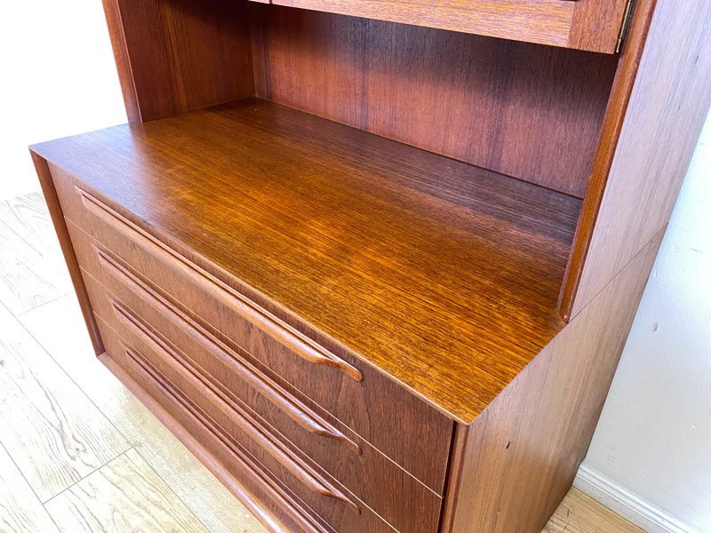 WMK I Stilvolles skandinavisches Highboard in Teakholz mit Schubladen & formschönen Holzgriffen