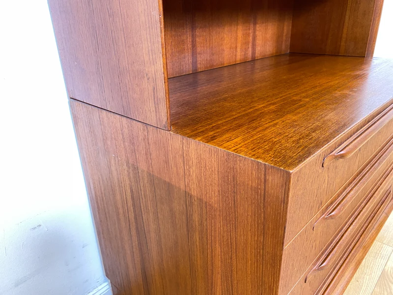 WMK I Stilvolles skandinavisches Highboard in Teakholz mit Schubladen & formschönen Holzgriffen