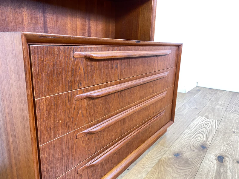 WMK I Stilvolles skandinavisches Highboard in Teakholz mit Schubladen & formschönen Holzgriffen