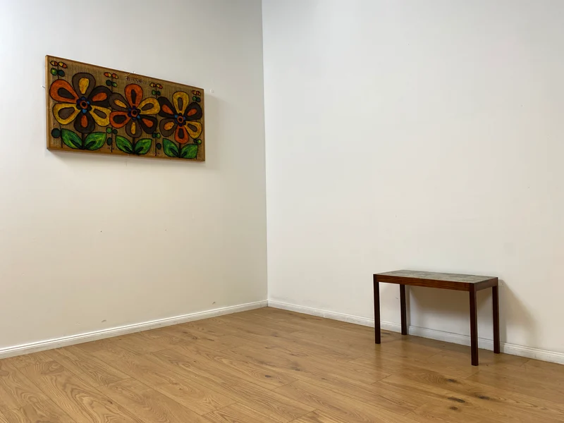 WMK # Hochwertiger & gut erhaltener skandinavischer Couchtisch aus Palisander mit robusten Fliesen