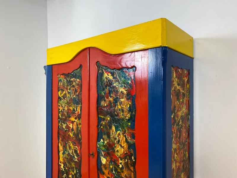 WMK # Schrank oder Kunst? Ein Unikat! Kunstvoll gestalteter antiker Kleiderschrank aus vollem Holz