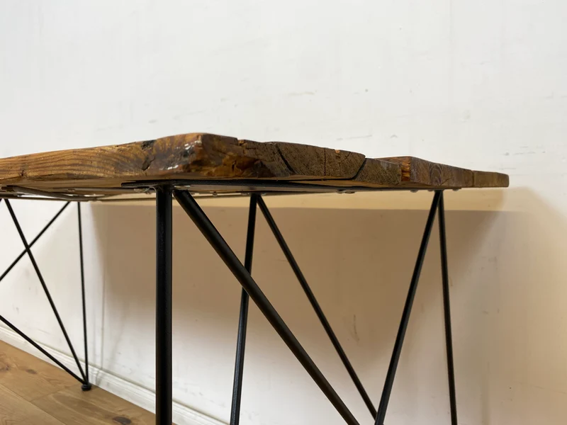 WMK Einzigartiger großer Esstisch mit Tischplatte aus alten Dielen auf schwarzem Metallgestell