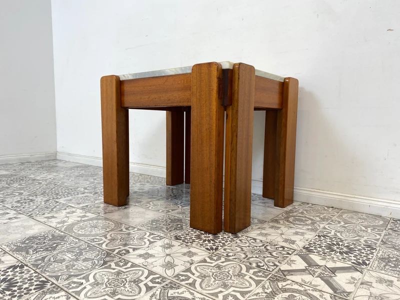 WMK Ein Blickfang! Außergewöhnlicher 70er Jahre Couchtisch mit schöner Marmorplatte , bauähnlich mit Tischen von Afra & Tobia Scarpa