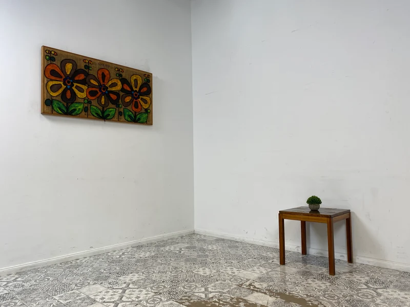 WMK Schöner und gut erhaltener skandinavischer Couchtisch aus edlem Palisander mit kunstvoll gestalteten Fliesen