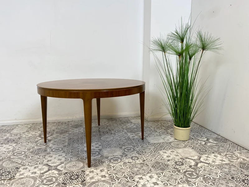 WMK Besonders schöner & sehr gut erhaltener runder skandinavischer Designer Couchtisch von Ole Wanscher für AJ Iversen aus den 1950ern
