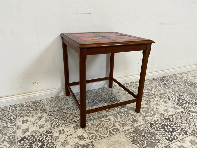 WMK Ein Unikat! Gut erhaltener skandinavischer Couchtisch aus Teakholz, kunstvoll befliest