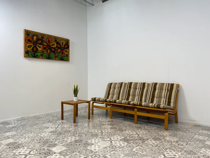 WMK Formschönes, minimalistisches und sehr gut erhaltenes skandinavisches Designerssofa von Karl-Erik Ekselius für JOC Vetlanda