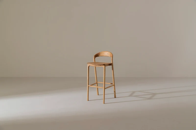 LELA Hocker