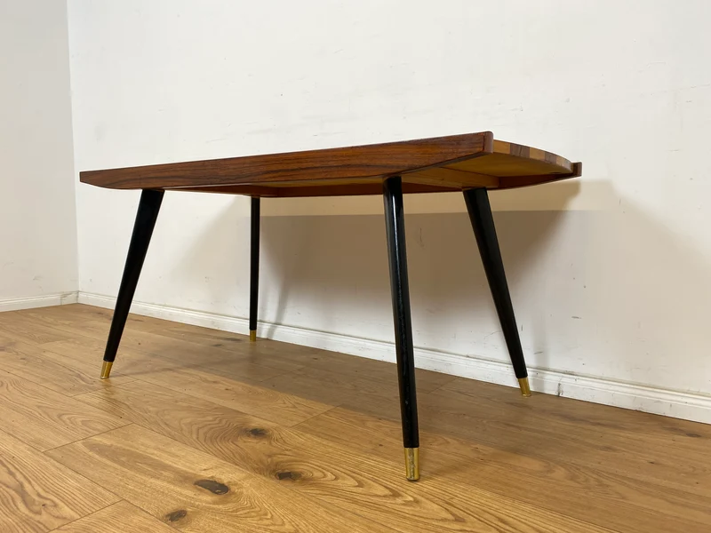 WMK Sehr hübscher & gut erhaltener Mid-Century Couchtisch aus 1962 von Franz Widynski (Berlin) auf zeittypischen konischen Füßen