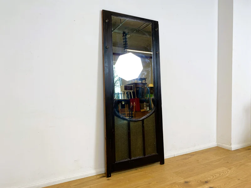 WMK Sehr gelungenes Upcycling einer antiken Tür aus vollem Holz zur schöner Flurgarderobe mit großem Spiegel & Kleiderhaken aus Messing