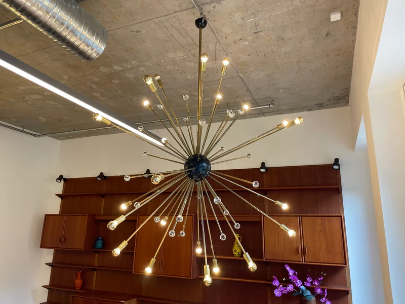 WMK Der Designklassiker! Berühmter und vollfunktionsfähiger Space Age Kronleuchter "Sputnik" in größter Ausführung (Ø150cm) aus Messing mit Murano Glaskugeln