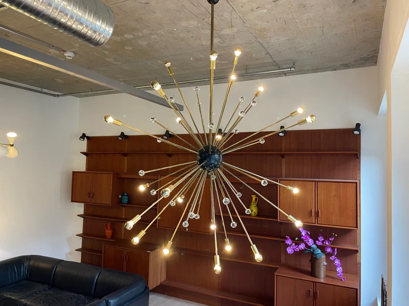 WMK Der Designklassiker! Berühmter und vollfunktionsfähiger Space Age Kronleuchter "Sputnik" in größter Ausführung (Ø150cm) aus Messing mit Murano Glaskugeln