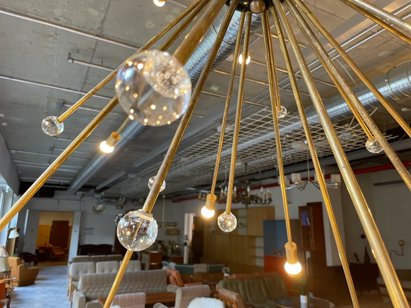WMK Der Designklassiker! Berühmter und vollfunktionsfähiger Space Age Kronleuchter "Sputnik" in größter Ausführung (Ø150cm) aus Messing mit Murano Glaskugeln