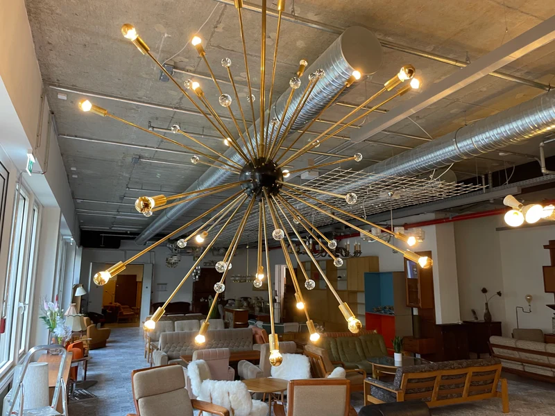 WMK Der Designklassiker! Berühmter und vollfunktionsfähiger Space Age Kronleuchter "Sputnik" in größter Ausführung (Ø150cm) aus Messing mit Murano Glaskugeln