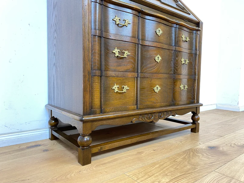 WMK Sehr gut erhaltener dänischer Vintage Schreibschrank aus vollem Holz mit schönem Bleiglas Aufsatz & edlen Messingbeschlägen