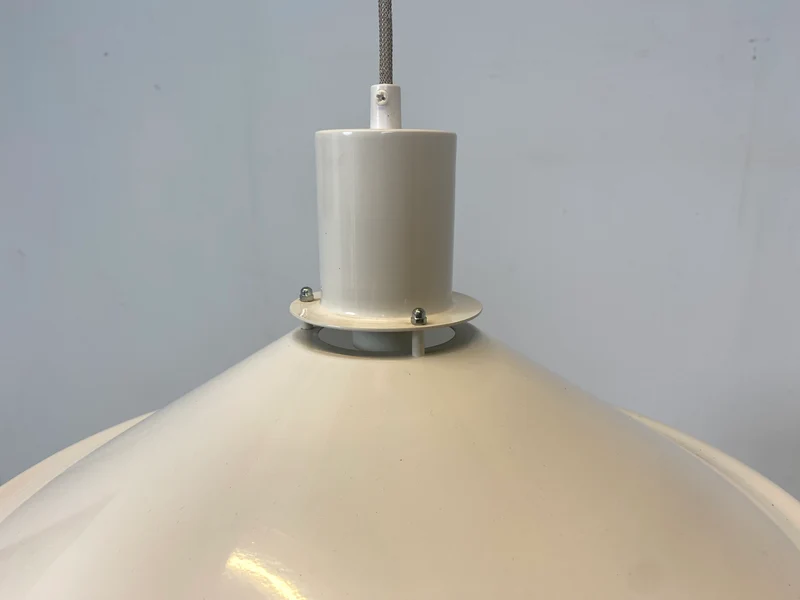 WMK Gut erhaltene skandinavische Designer Pendelleuchte Gustaf von alta design aus Aluminium und Chrom