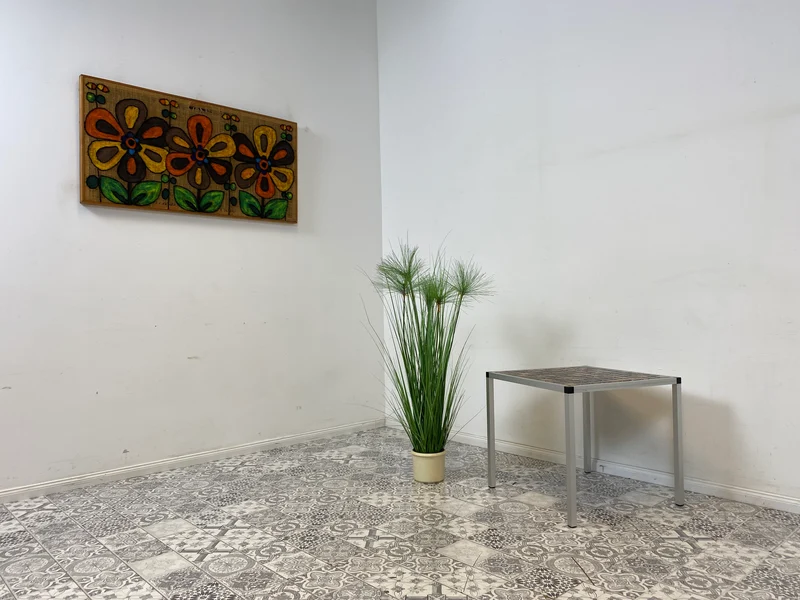 WMK Schicker Space Age Couchtisch aus gebürstetem Stahl und kunstvollen Fliesen