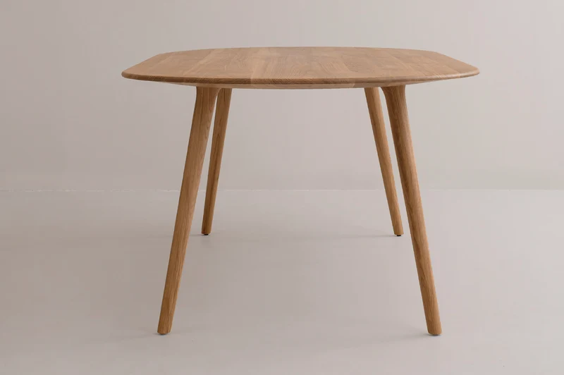 LUCIA Oval Esstisch