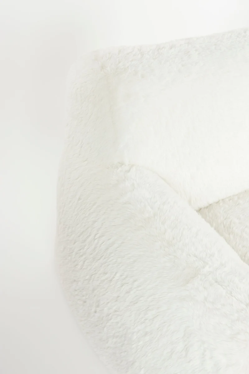 Bold Monkey Loungesessel Cuddle the Yeti – offwhite, Polyester, 106 × 125 × 78 cm