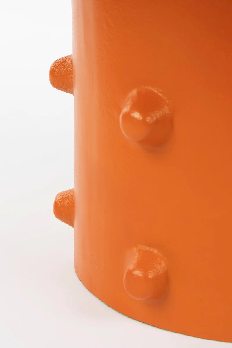 Bold Monkey Couchtisch Pinch Me – Orange, Aluminium, 59 × 59 × 34 cm