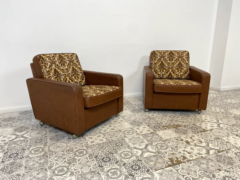 WMK 1/2 Kultiger & bequemer Retro Sessel , bezogen mit floralem Stoff & Kunstleder und auf hübschen Rollen