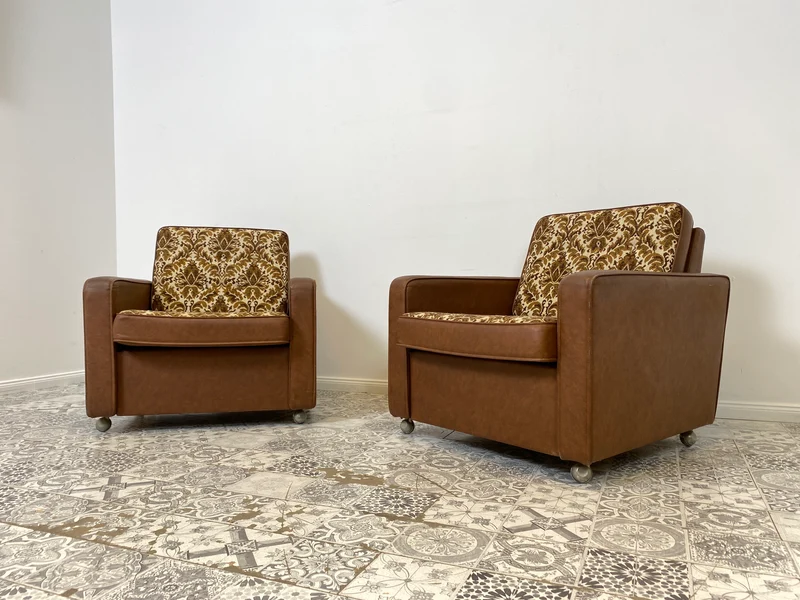 WMK 1/2 Kultiger & bequemer Retro Sessel , bezogen mit floralem Stoff & Kunstleder und auf hübschen Rollen