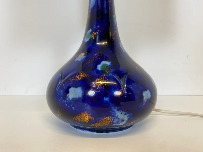 WMK # Wunderschöne und sehr gut erhaltene Vintage Tischlampe von Wallendorf 1764 mit blauem Kobalt Porzellan Lampenfuß und späterem Lampenschirm