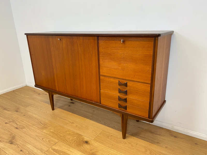 WMK # Skandinavisches Mid-Century Designer Highboard "Roseto" by Svante Skogh for Abra, Vollholz in Teak, mit Schubladen & Bar